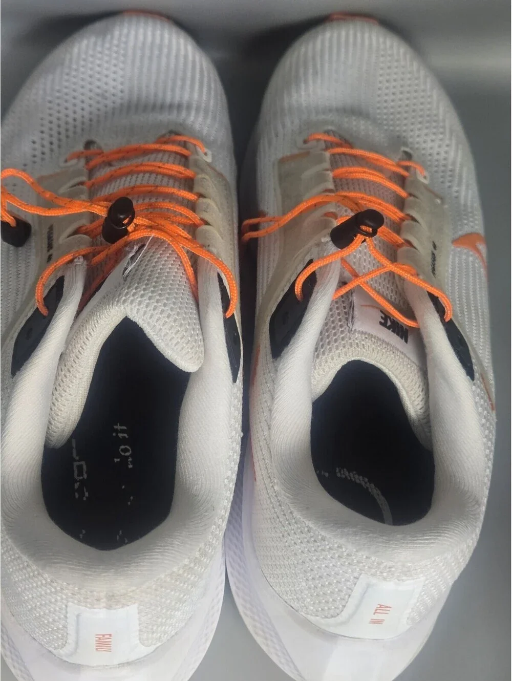 Nike Air Zoom Pegasus 40 Mens size 7.5 White, Orange, Black Pre-Owned